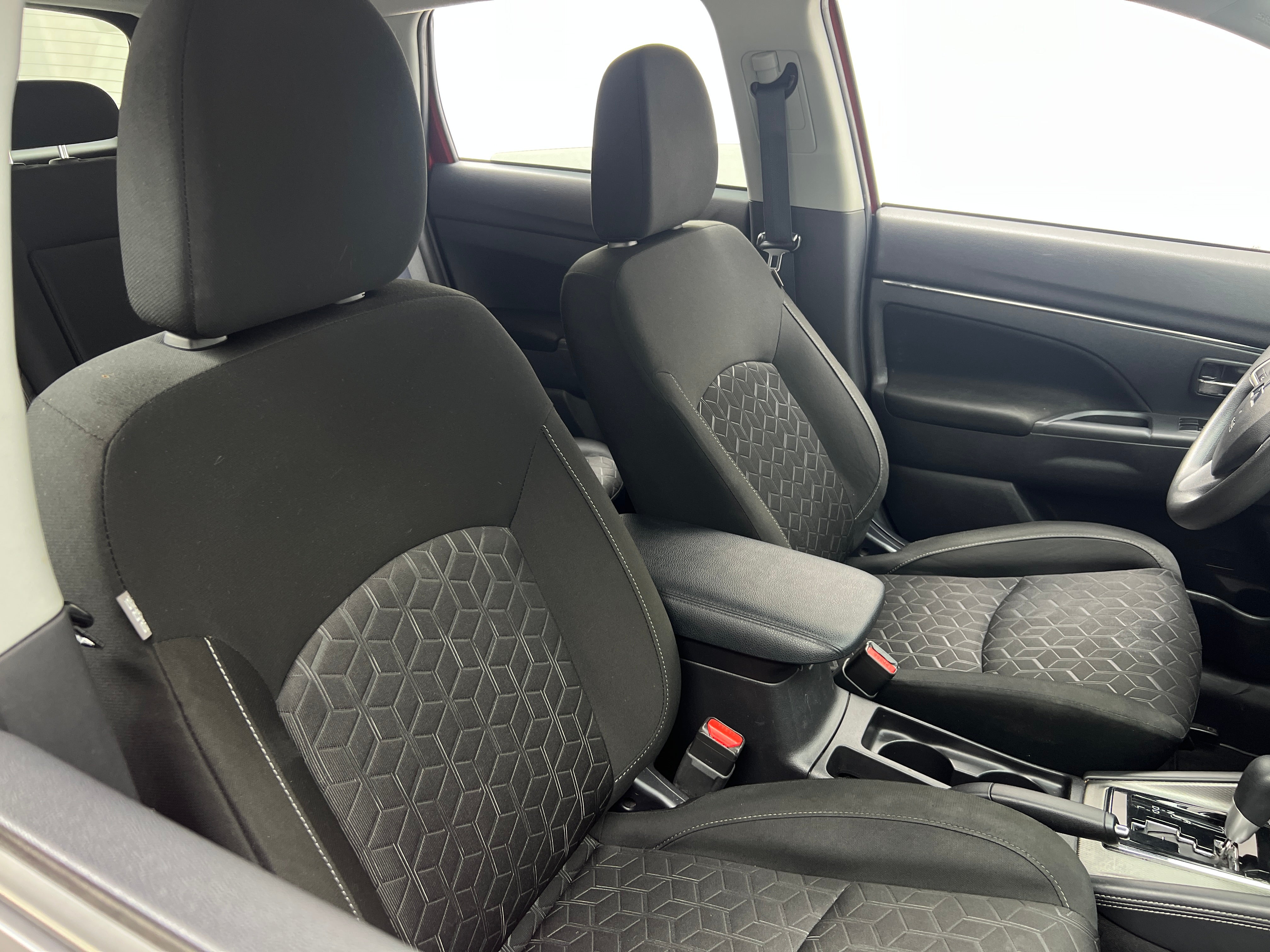 mitsubishi outlander sport 2024 JA4ARUAU3RU008824 image